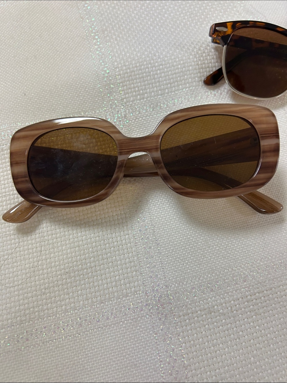 Brown Tortoiseshell and Light Brown Women’s Sunglasses - Stylish UV Shades image 2